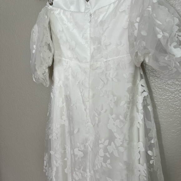 NWOT Romantic Dedication White Floral Off-the-Shoulder Maxi Dress - Picture 7 of 11